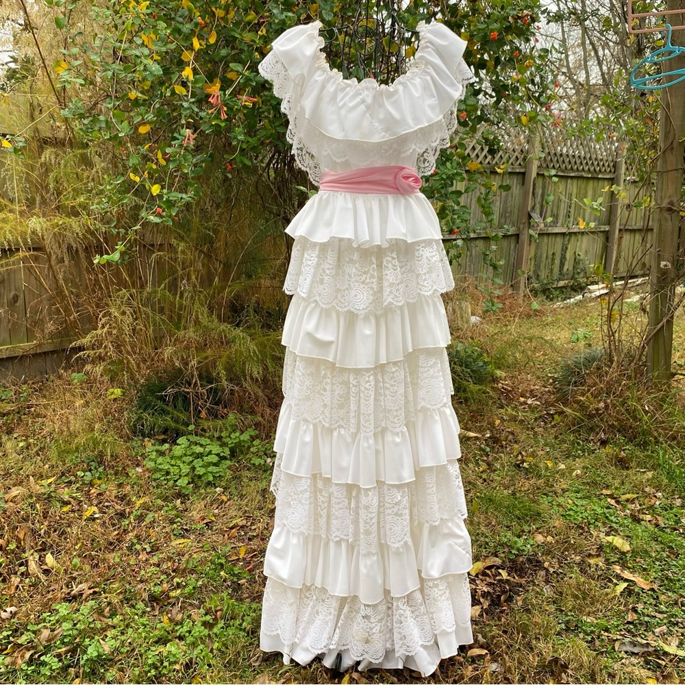 Vintage Lace Tiered Ruffles Cottagecore Praire Gunne Sax Style Dress